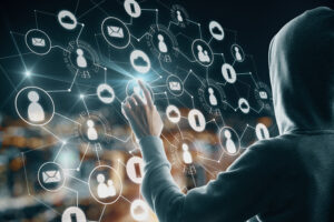 Social-Media-Betrug umfasst alle Formen von Täuschung, Manipulation und Identitätsmissbrauch, die über soziale Netzwerke durchgeführt werden.